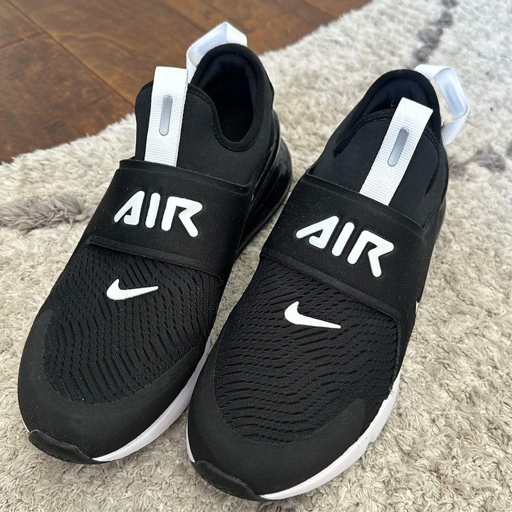 Nike Air max 270 Big Kid size 6